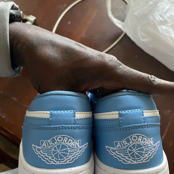 Brand new UNC Jordan 1 Low - Picture 4 of 7